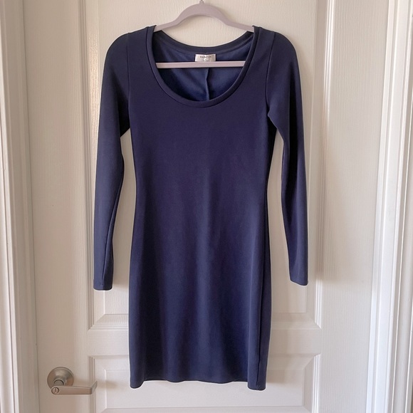 Aritzia Dresses & Skirts - Aritzia Babaton Andrei Bodycon Blue Mini Dress Sz S